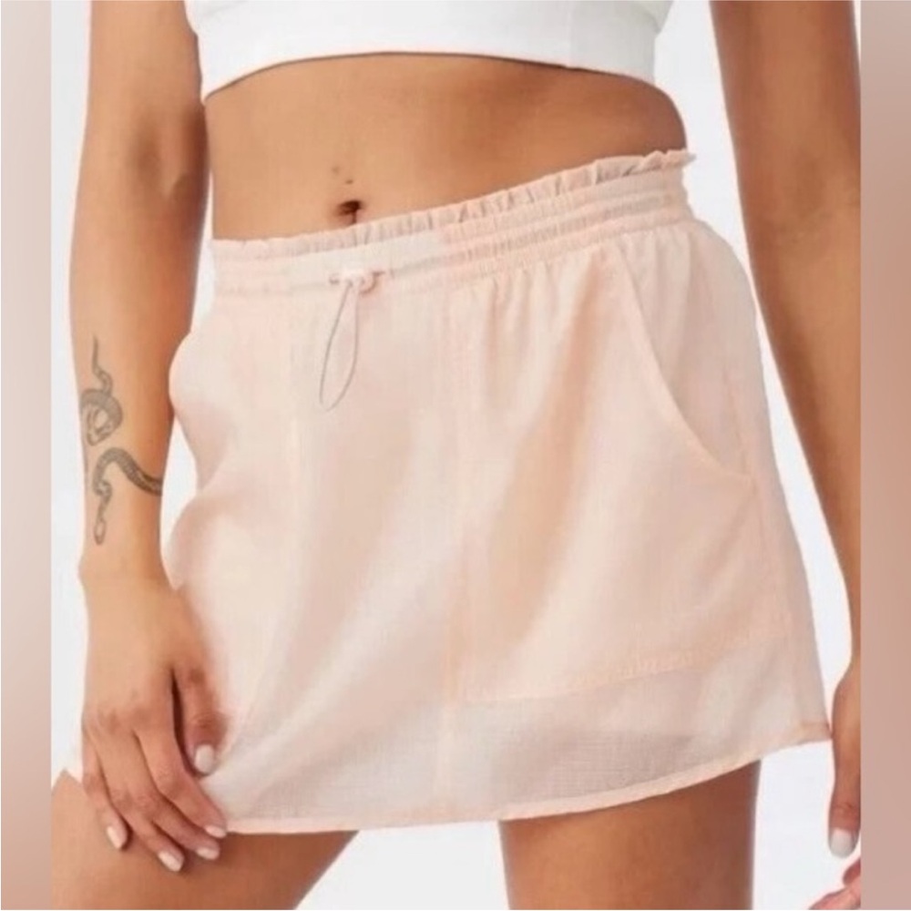 Outdoor Voices Windbreaker Skort Peach Pink size Small